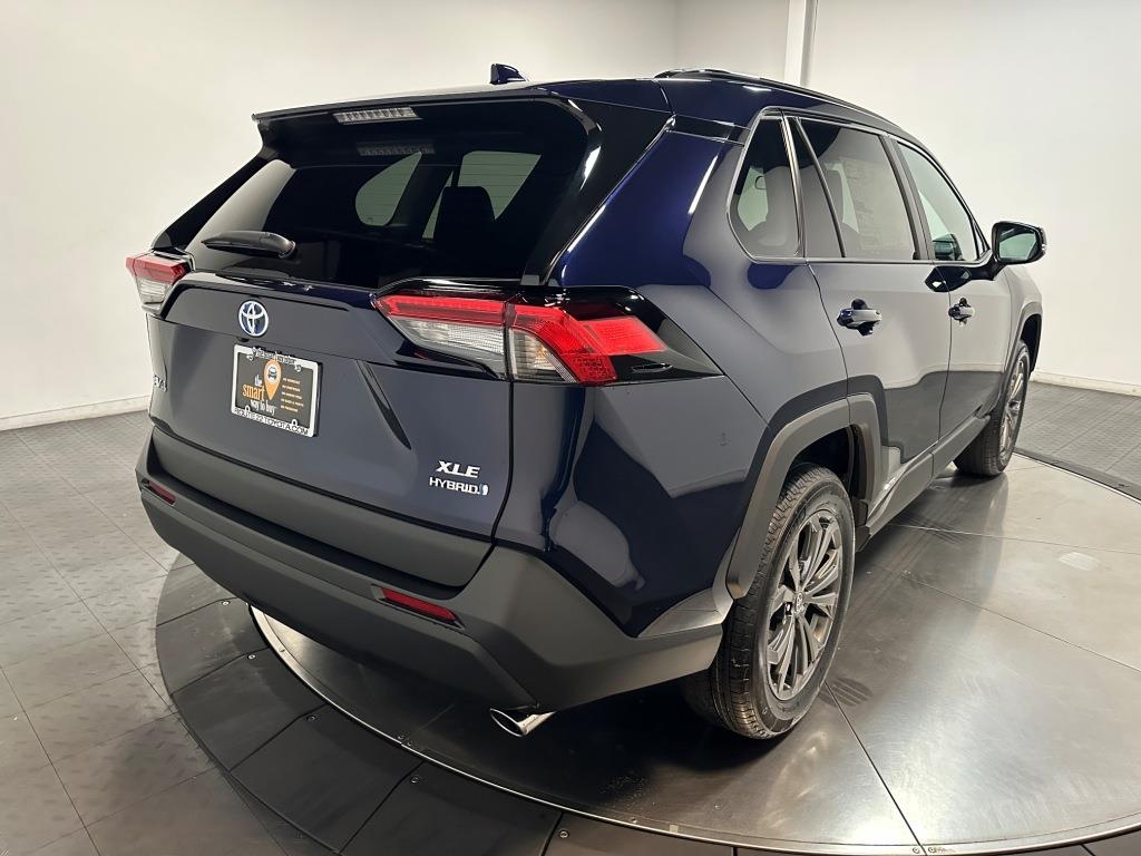 2024 Toyota RAV4 Hybrid XLE Premium 8