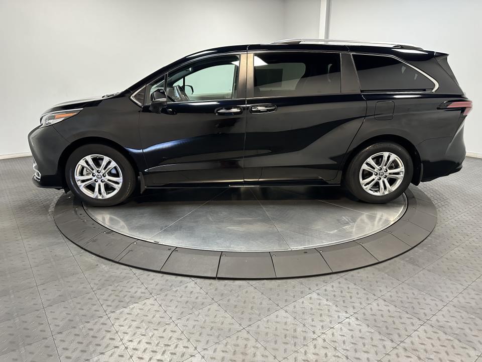 2022 Toyota Sienna Platinum 8