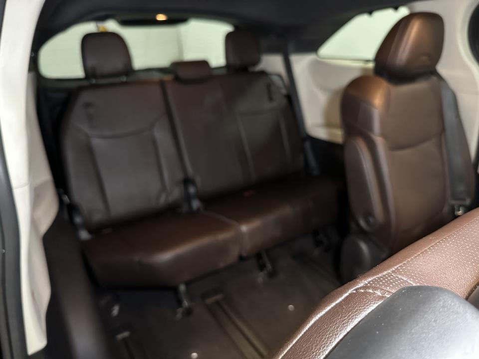 2022 Toyota Sienna Platinum 33