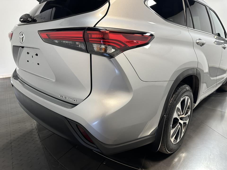 2021 Toyota Highlander XLE 14