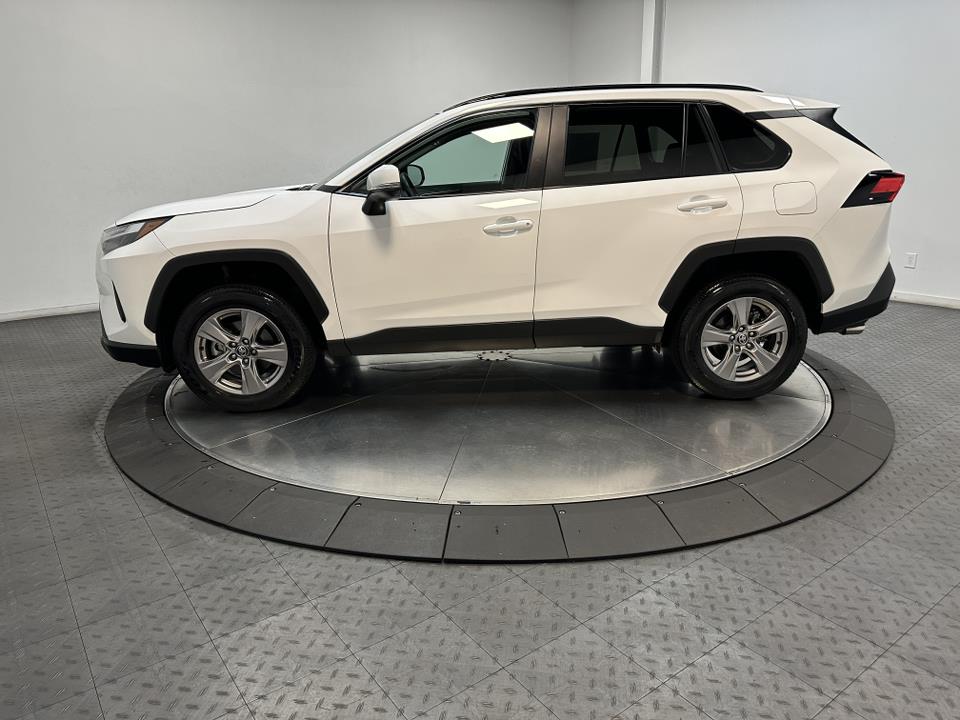 2024 Toyota RAV4 XLE 8