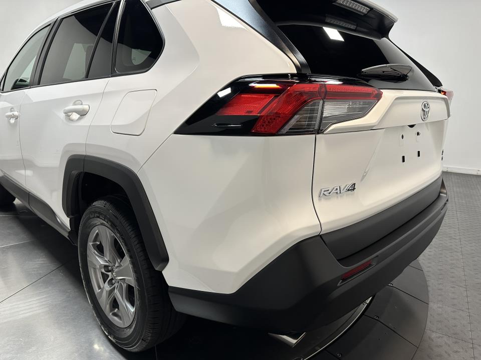 2024 Toyota RAV4 XLE 10