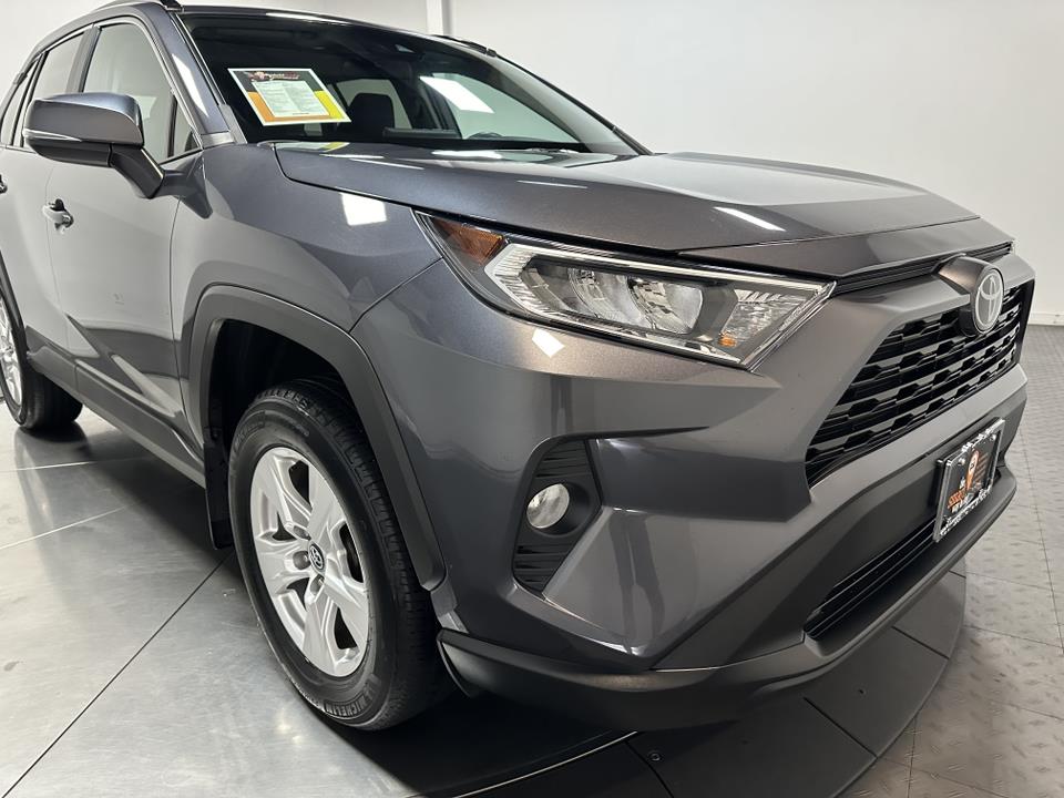 2020 Toyota RAV4 XLE 3