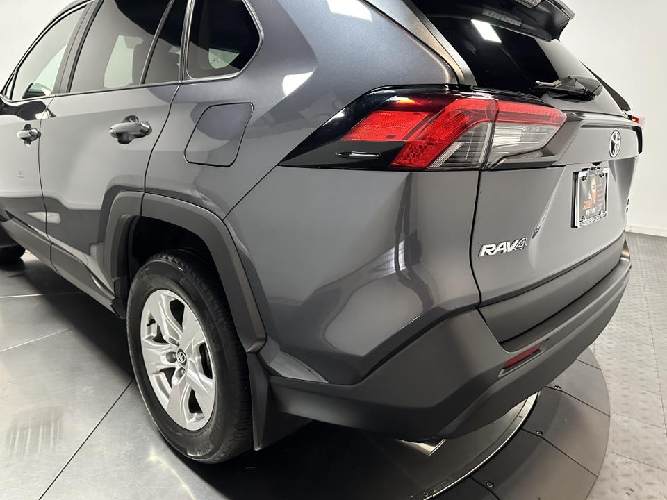 2020 Toyota RAV4 XLE 10