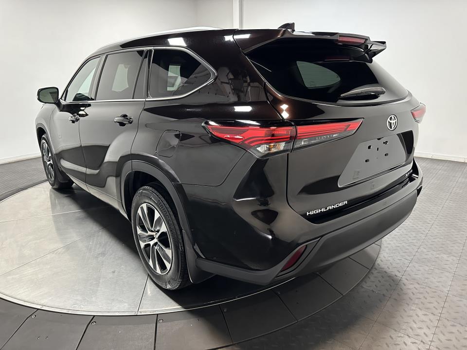 2022 Toyota Highlander XLE 9