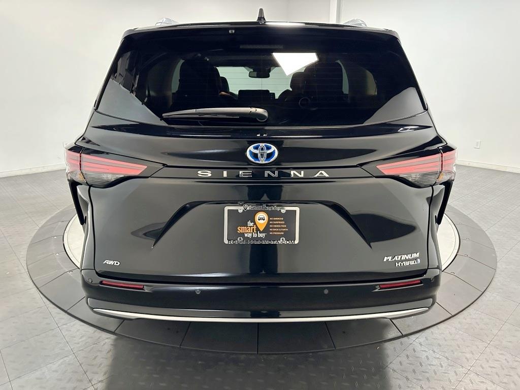 2024 Toyota Sienna Platinum 7