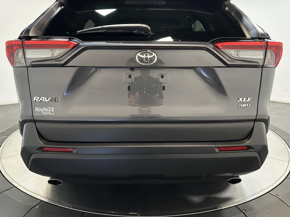 2021 Toyota RAV4 XLE 12