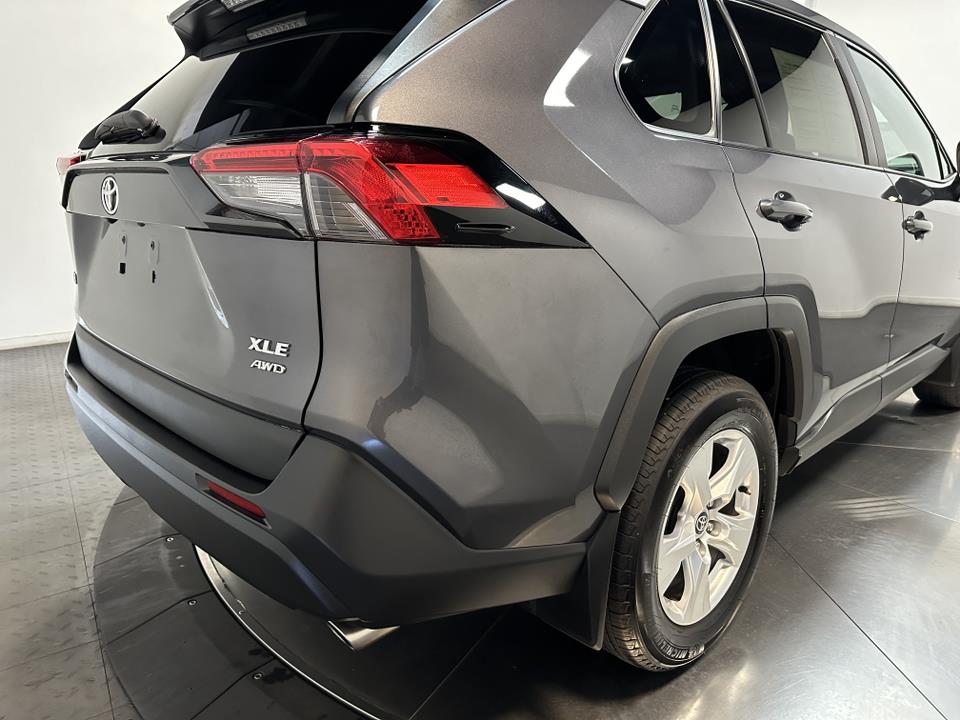 2021 Toyota RAV4 XLE 14