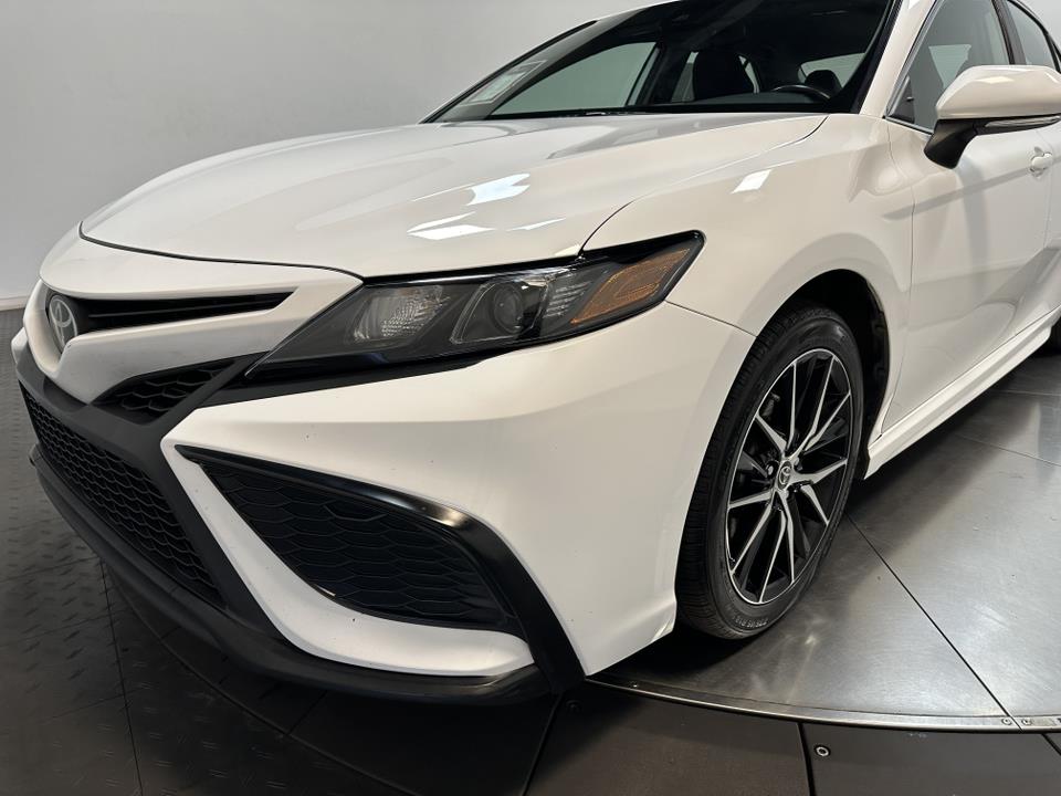 2022 Toyota Camry SE 7