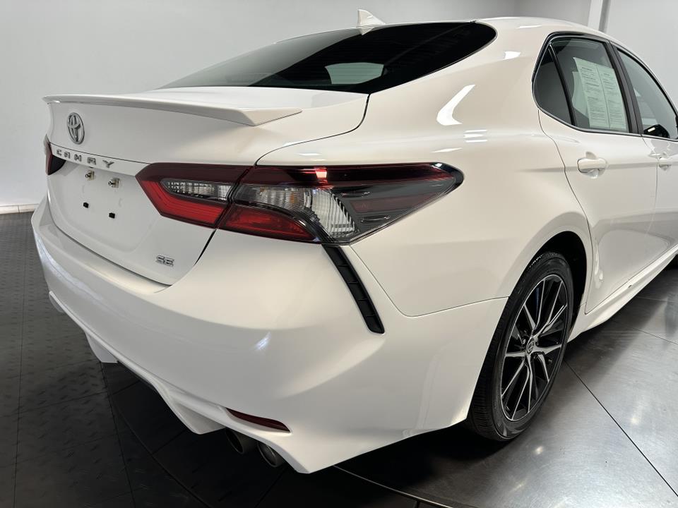 2022 Toyota Camry SE 14