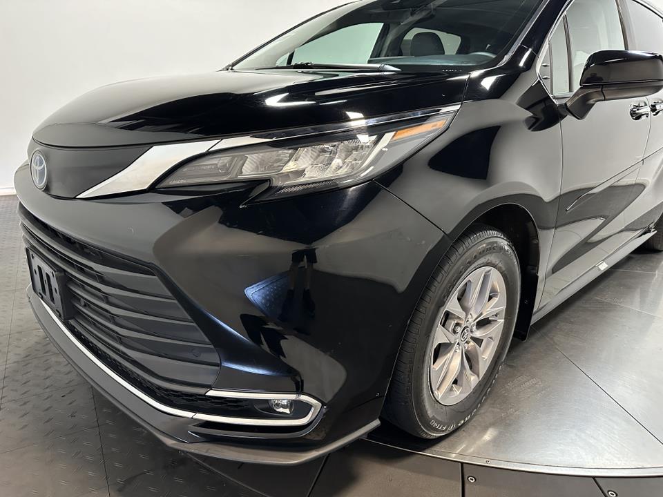 2022 Toyota Sienna XLE 7