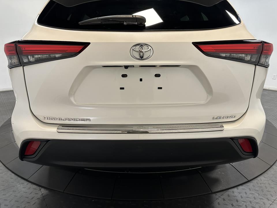 2021 Toyota Highlander LE 12