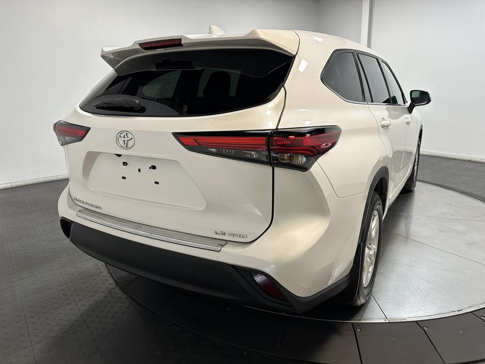 2021 Toyota Highlander LE 13