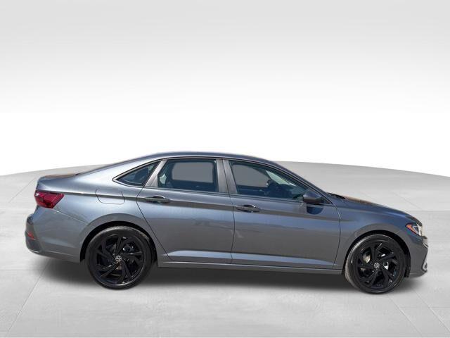Platinum Gray Metallic 2026 Volkswagen Jetta Sedan Front-Wheel Drive Automatic