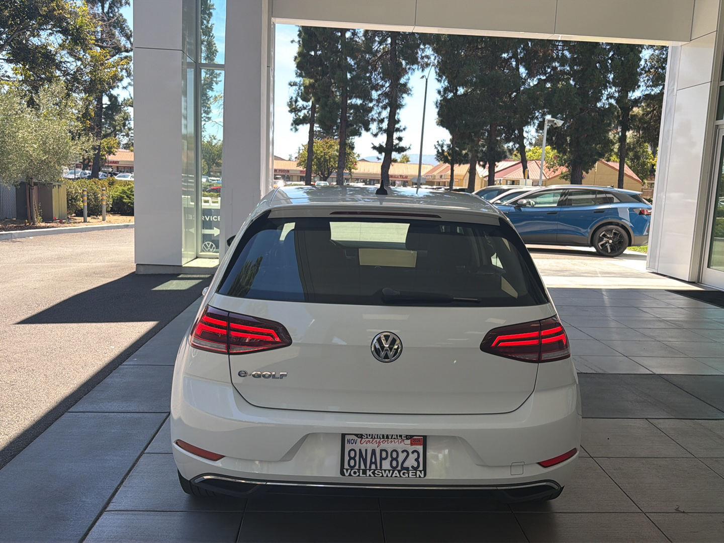 View vehicle photo 4