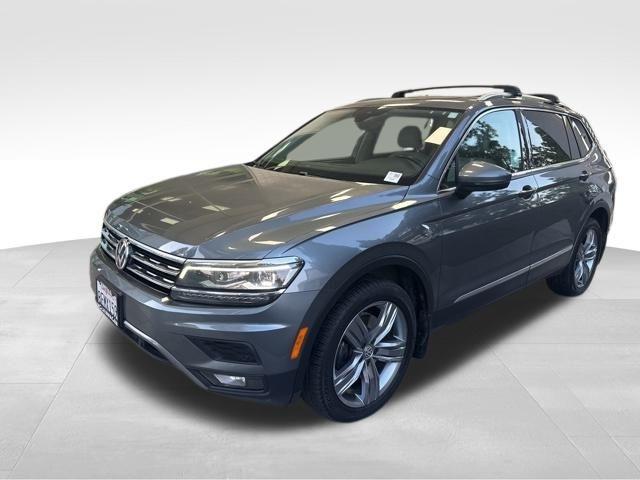 Platinum Gray Metallic 2018 Volkswagen Tiguan SUV / Crossover All-Wheel Drive Automatic