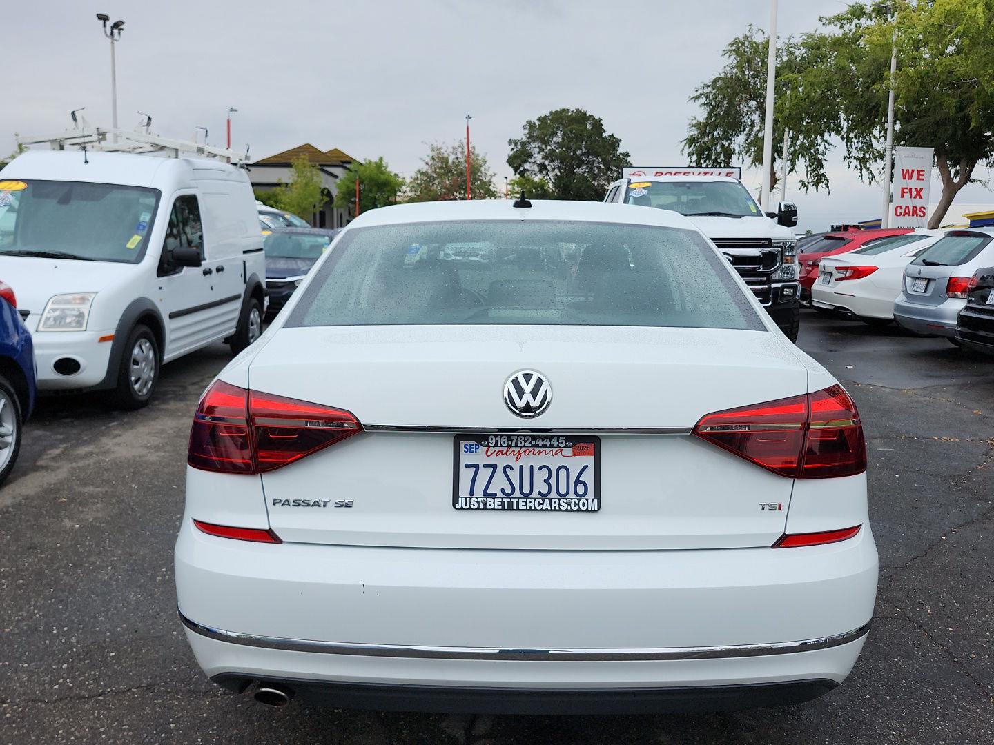 2017 Volkswagen Passat SE photo 12