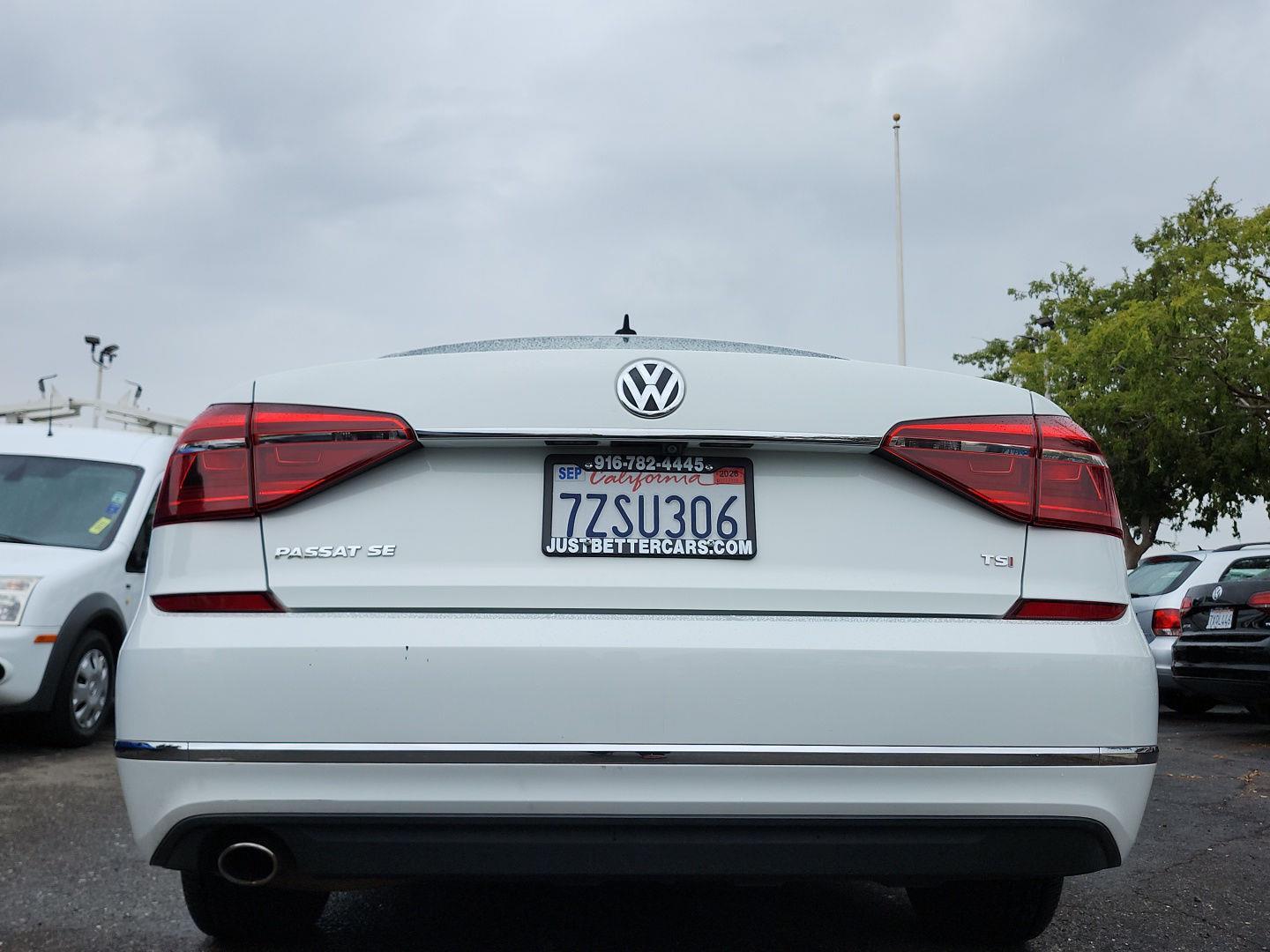 2017 Volkswagen Passat SE photo 16