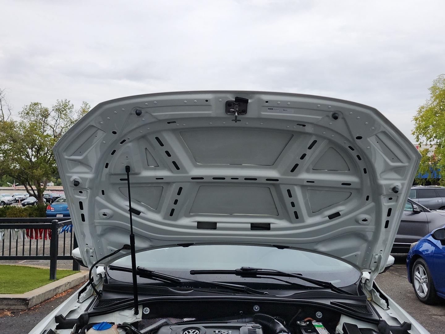 2017 Volkswagen Passat SE photo 23