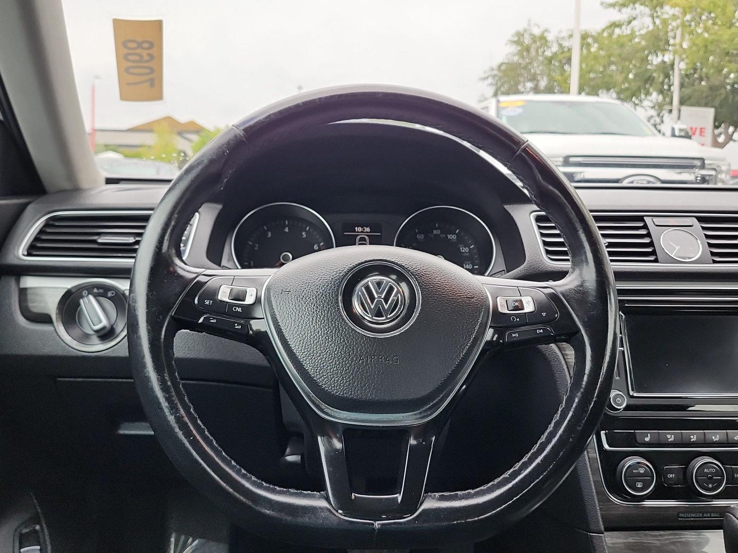 2017 Volkswagen Passat SE photo 43