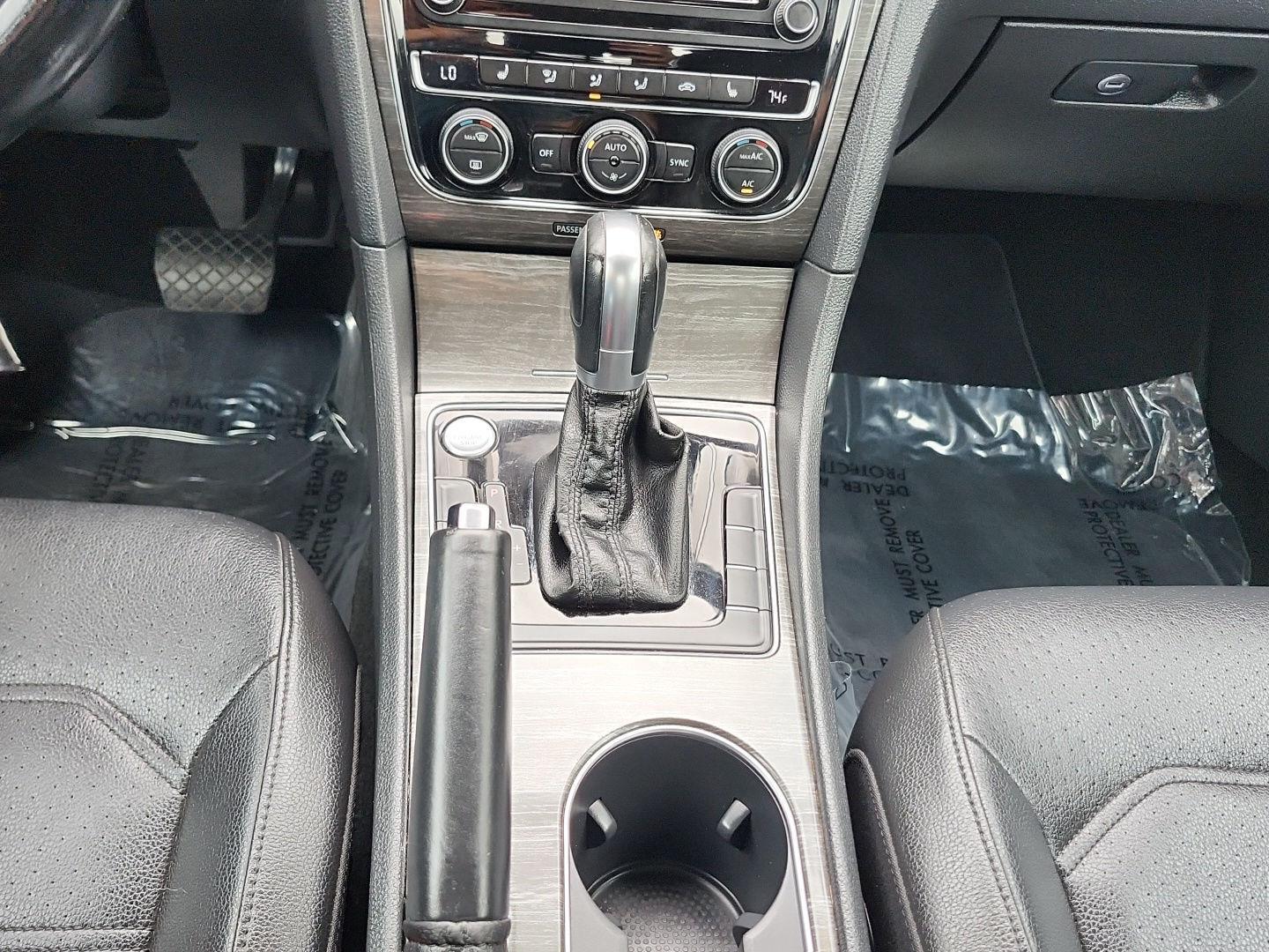 2017 Volkswagen Passat SE photo 49