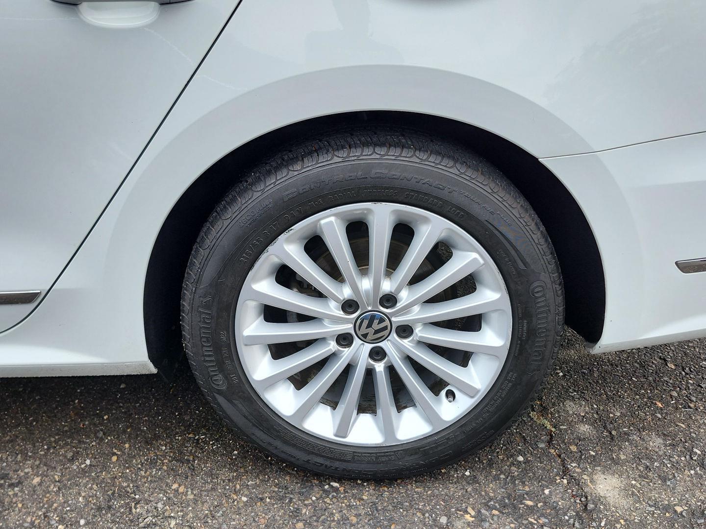 2017 Volkswagen Passat SE photo 56