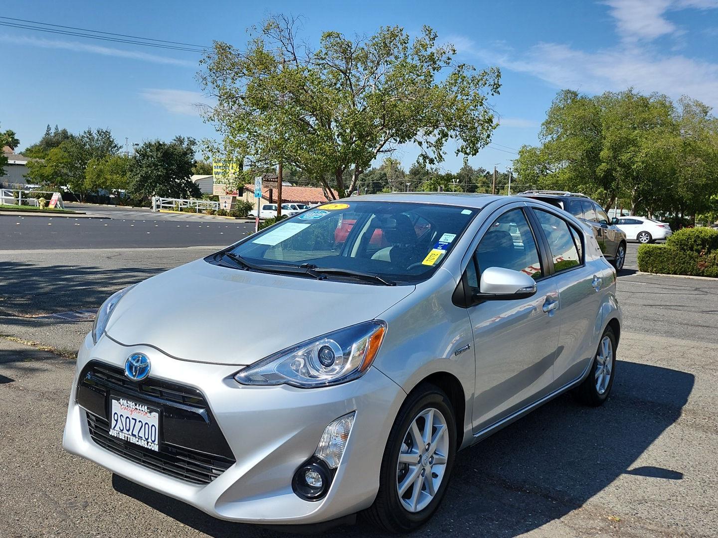 2015 Toyota Prius C Two photo 3