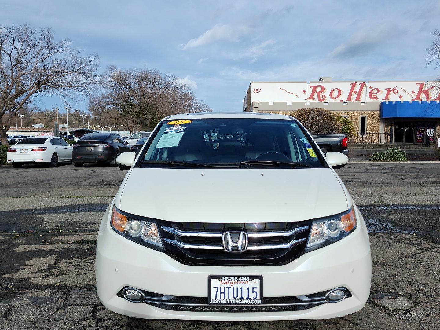 2015 Honda Odyssey Touring's photo