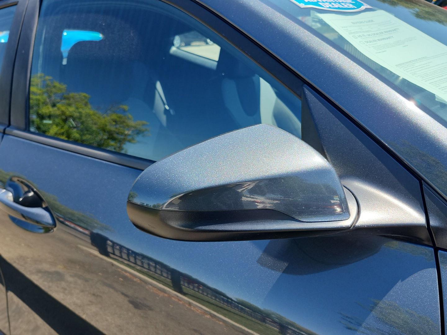 2019 Hyundai Veloster Base - Photo 8
