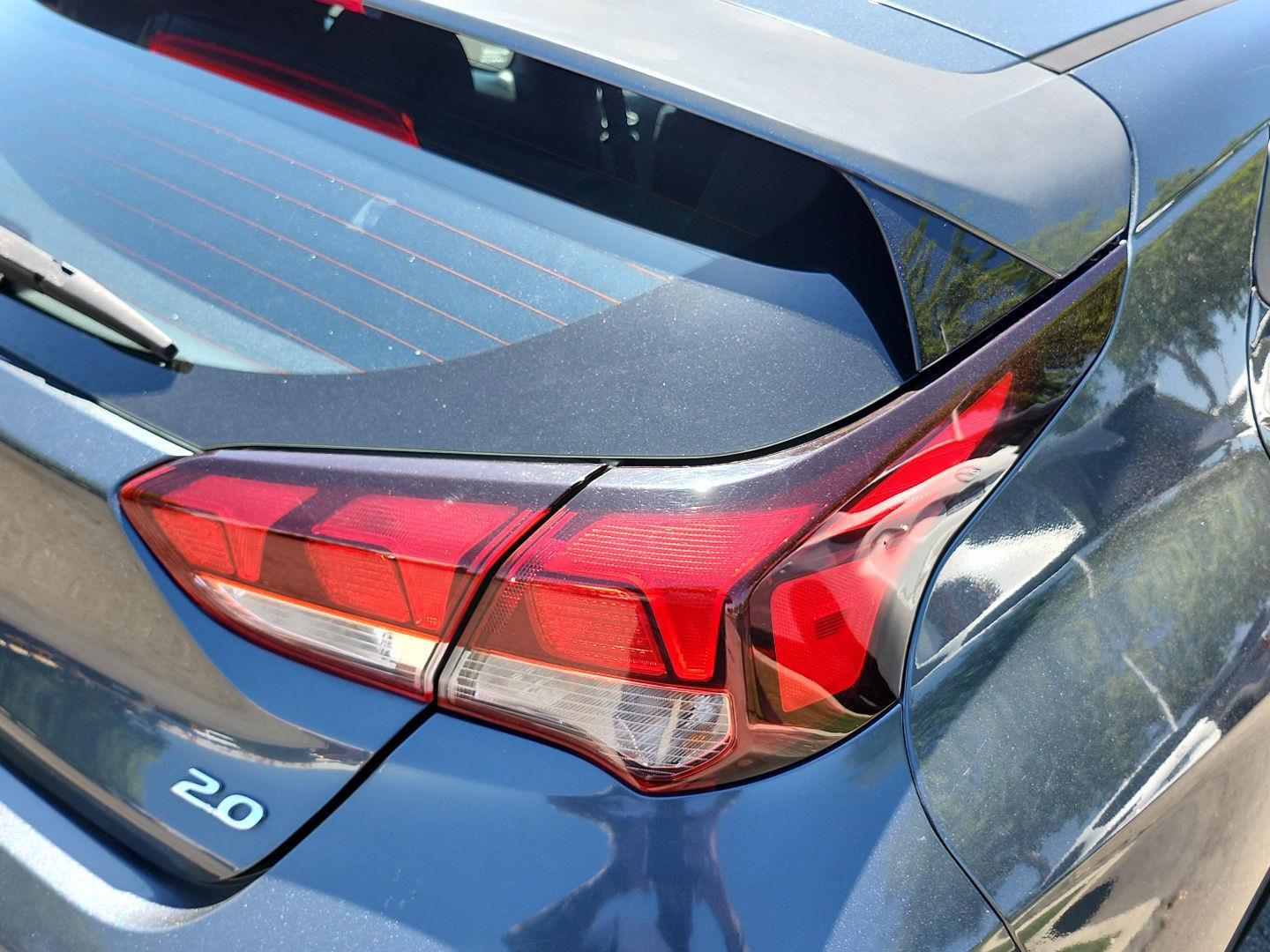 2019 Hyundai Veloster Base - Photo 13