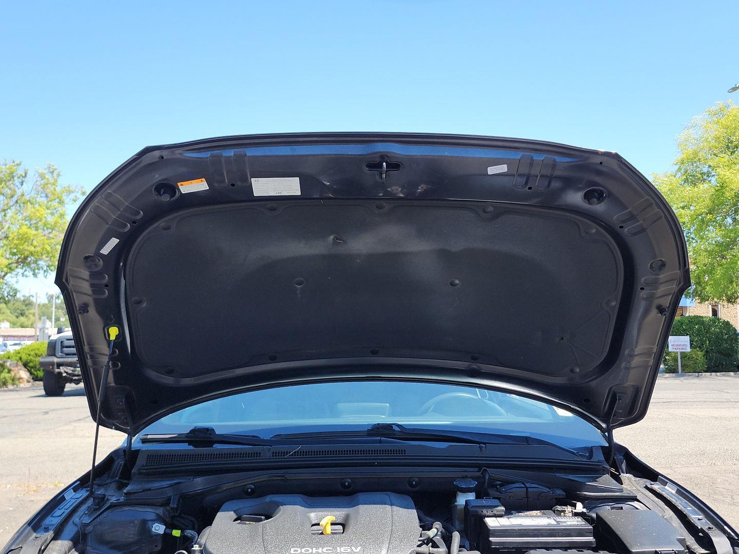 2019 Hyundai Veloster Base - Photo 24