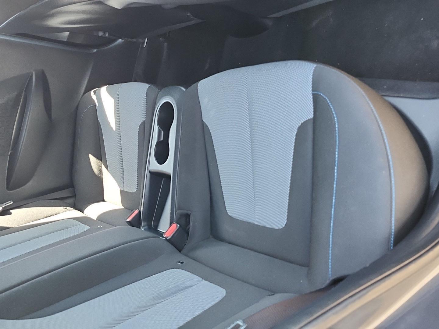 2019 Hyundai Veloster Base - Photo 29