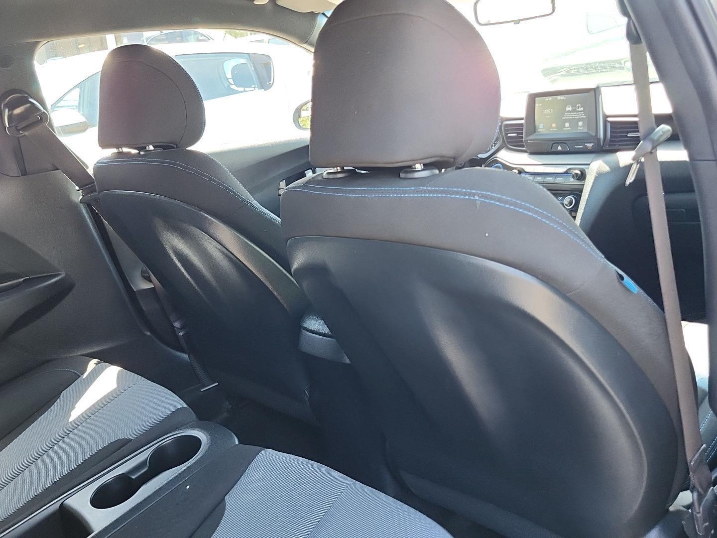 2019 Hyundai Veloster Base - Photo 30