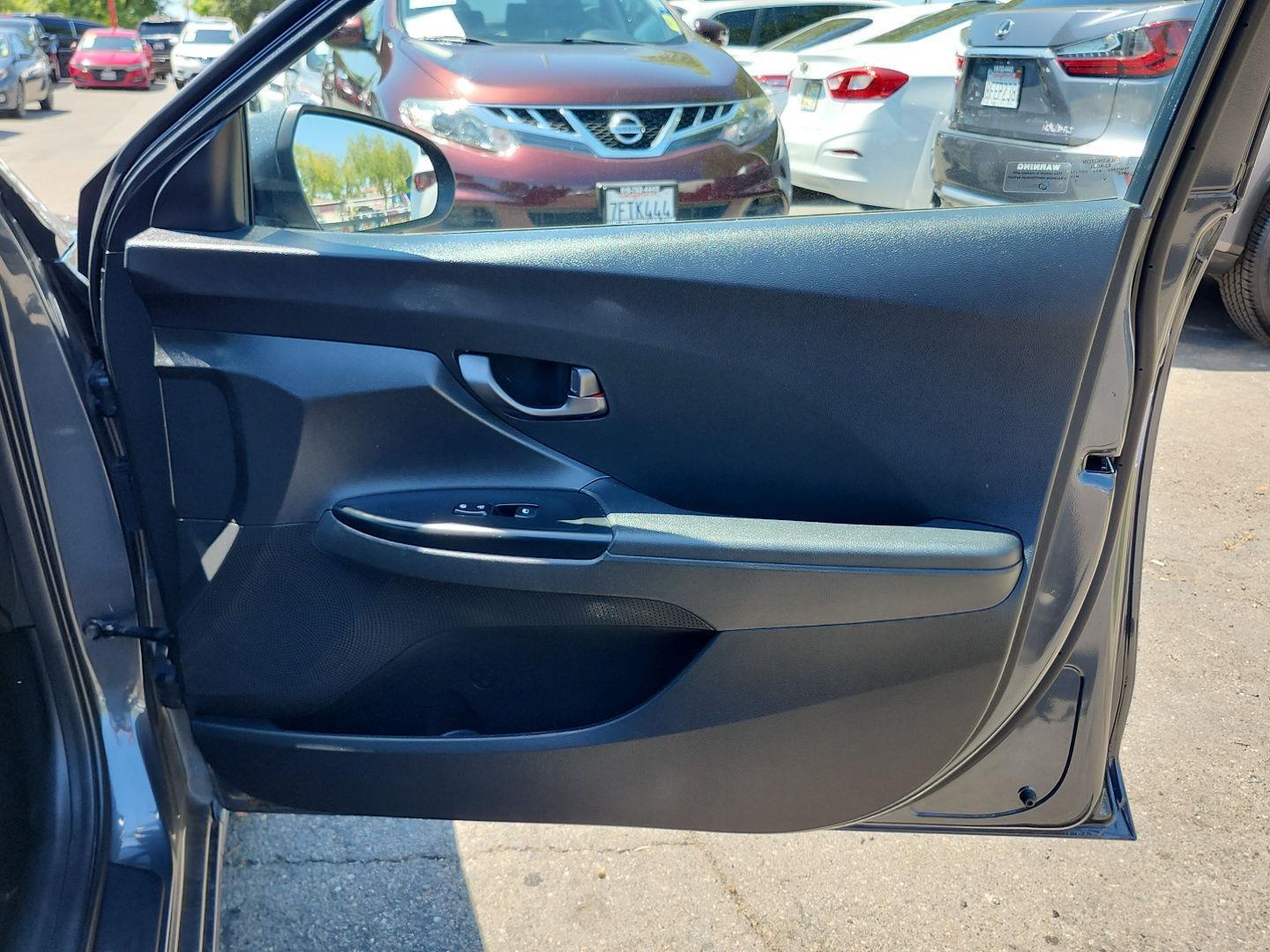 2019 Hyundai Veloster Base - Photo 37