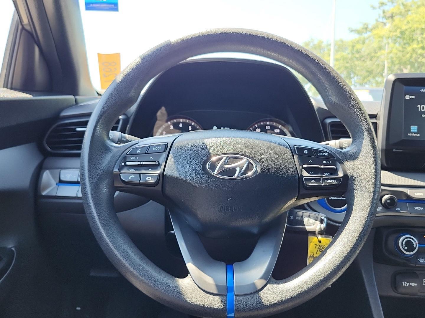 2019 Hyundai Veloster Base - Photo 40