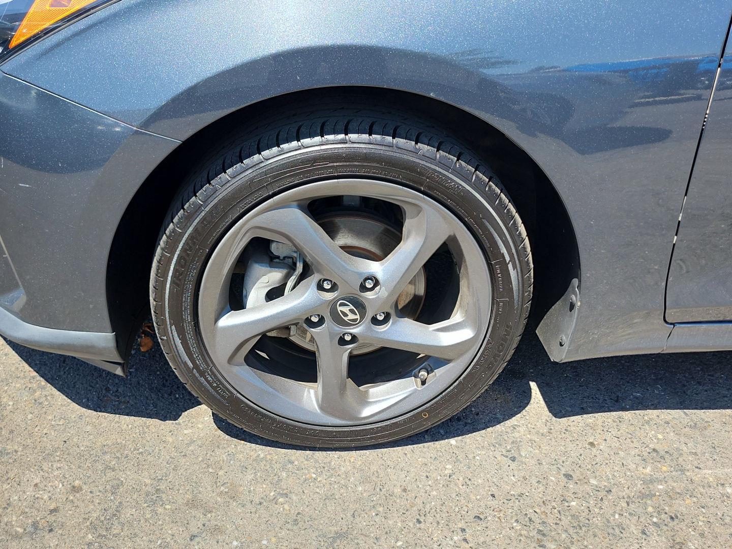 2019 Hyundai Veloster Base - Photo 51