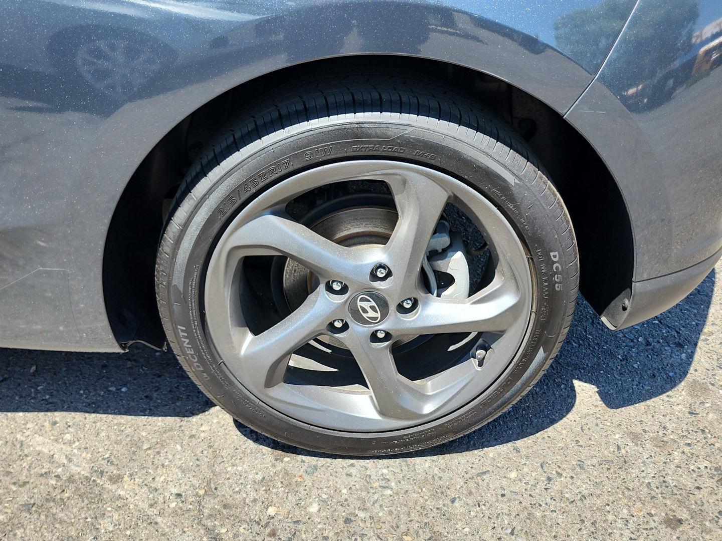 2019 Hyundai Veloster Base - Photo 52