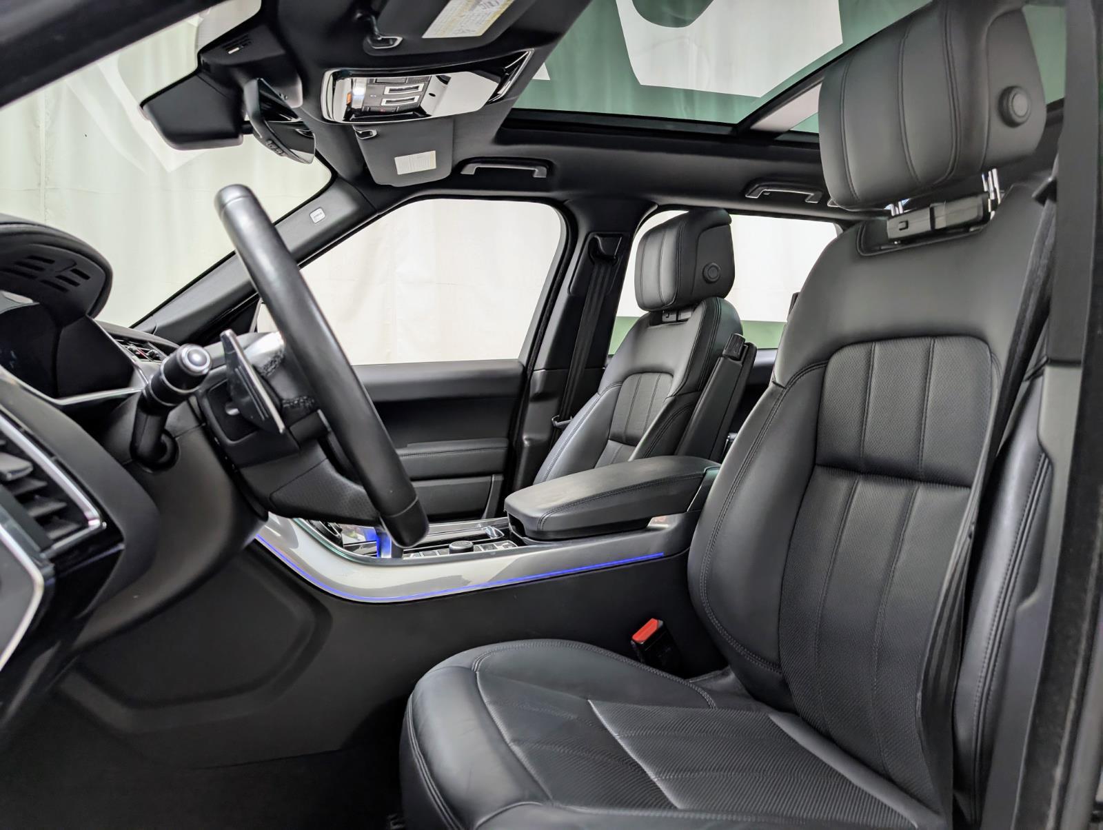 2020 Land Rover Range Rover P525 HSE photo 17