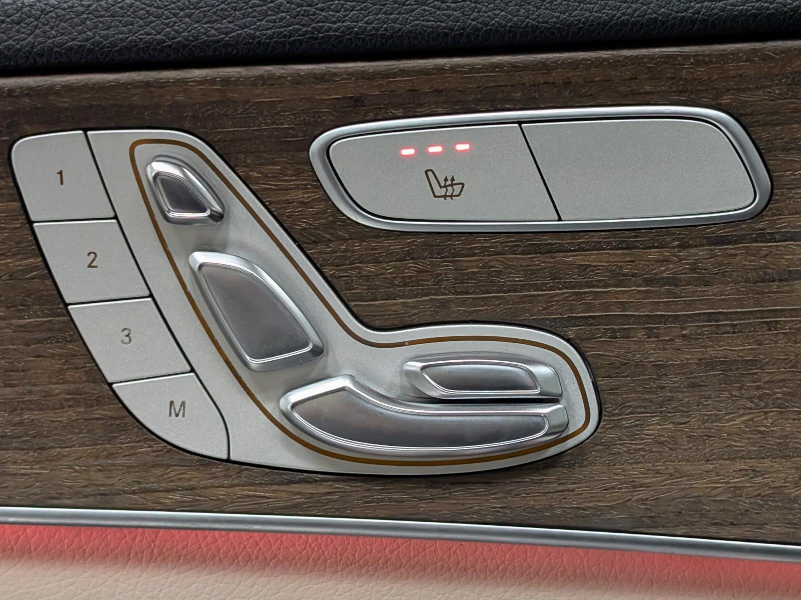 2019 Mercedes Benz C 300 photo 15