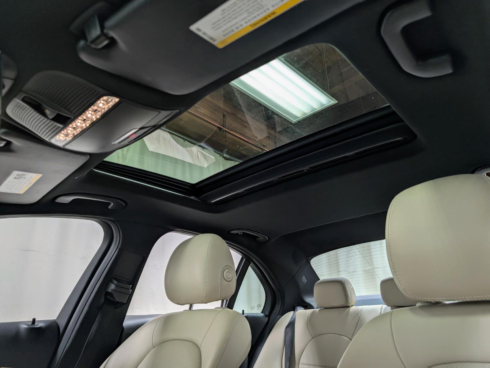 2019 Mercedes Benz C 300 photo 17