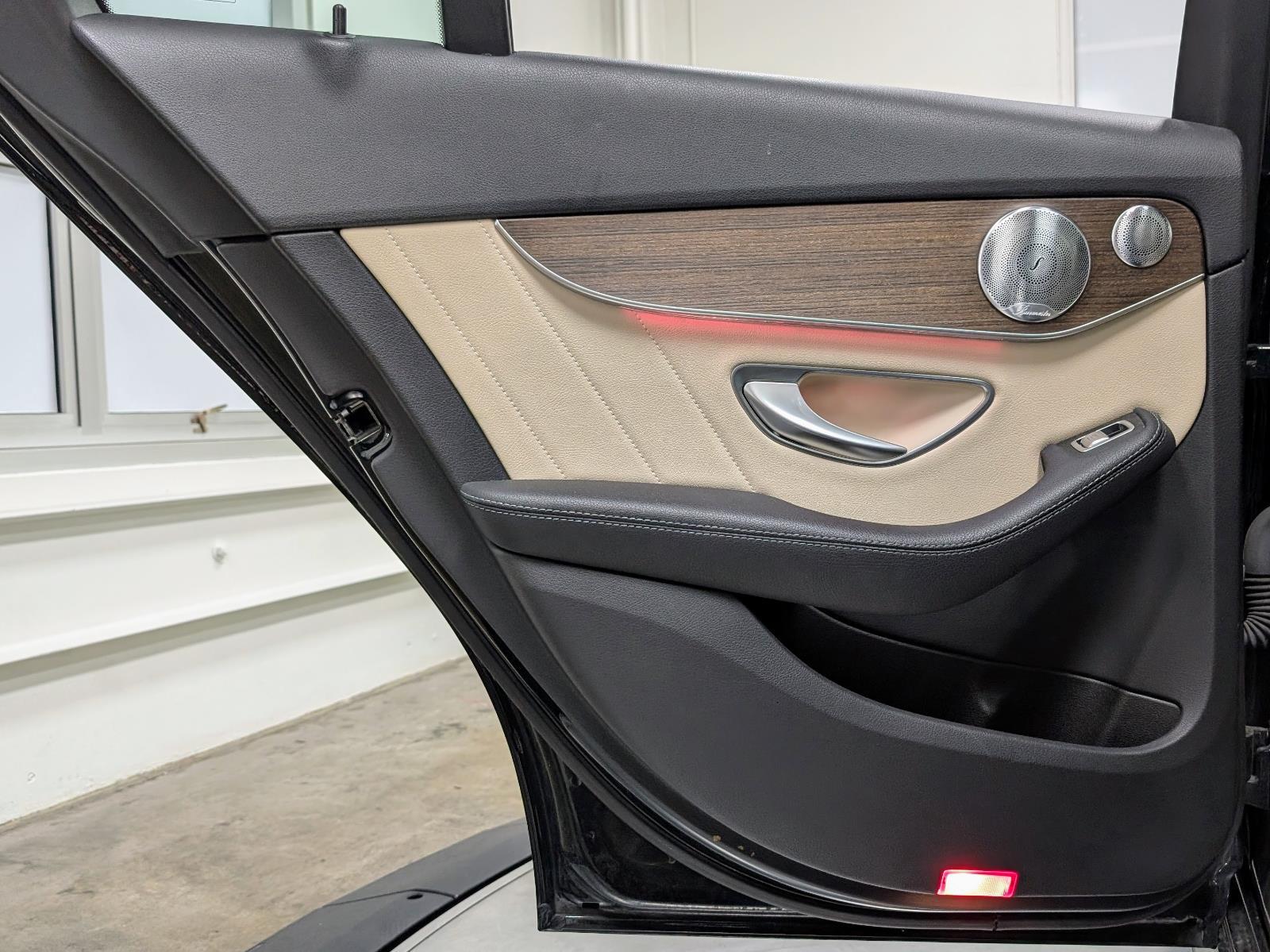 2019 Mercedes Benz C 300 photo 18