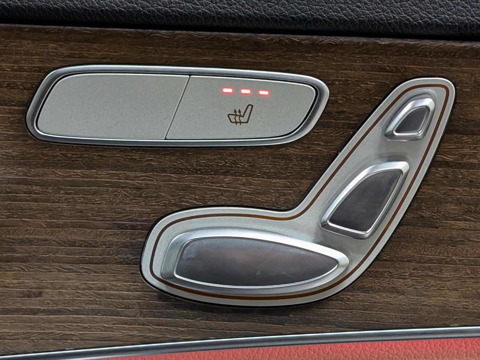 2019 Mercedes Benz C 300 photo 24