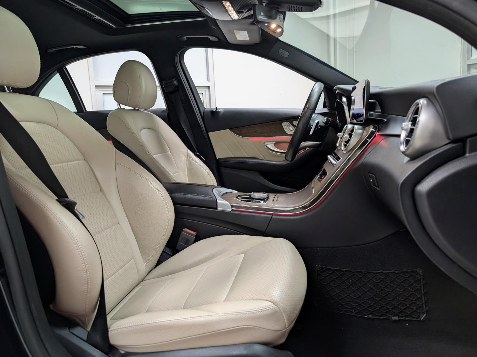 2019 Mercedes Benz C 300 photo 25