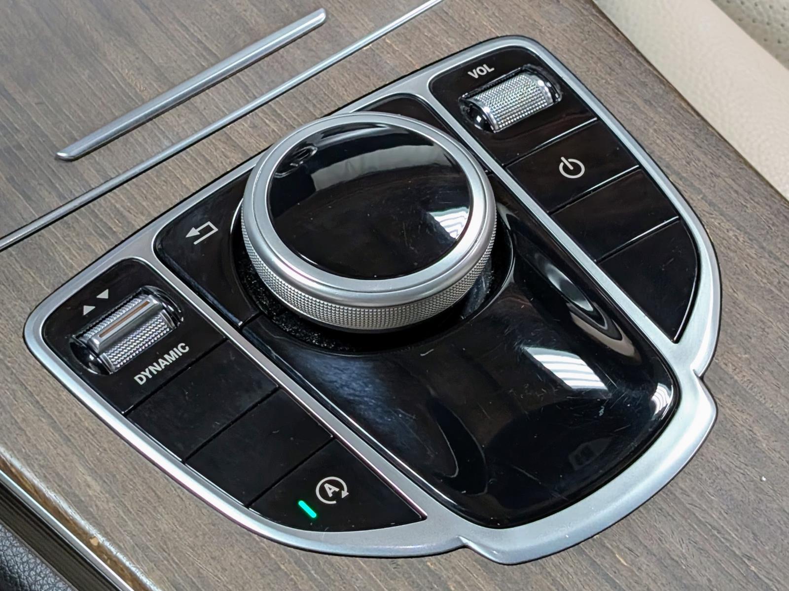 2019 Mercedes Benz C 300 photo 27