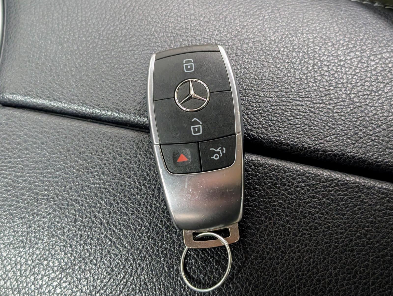 2019 Mercedes Benz C 300 photo 39