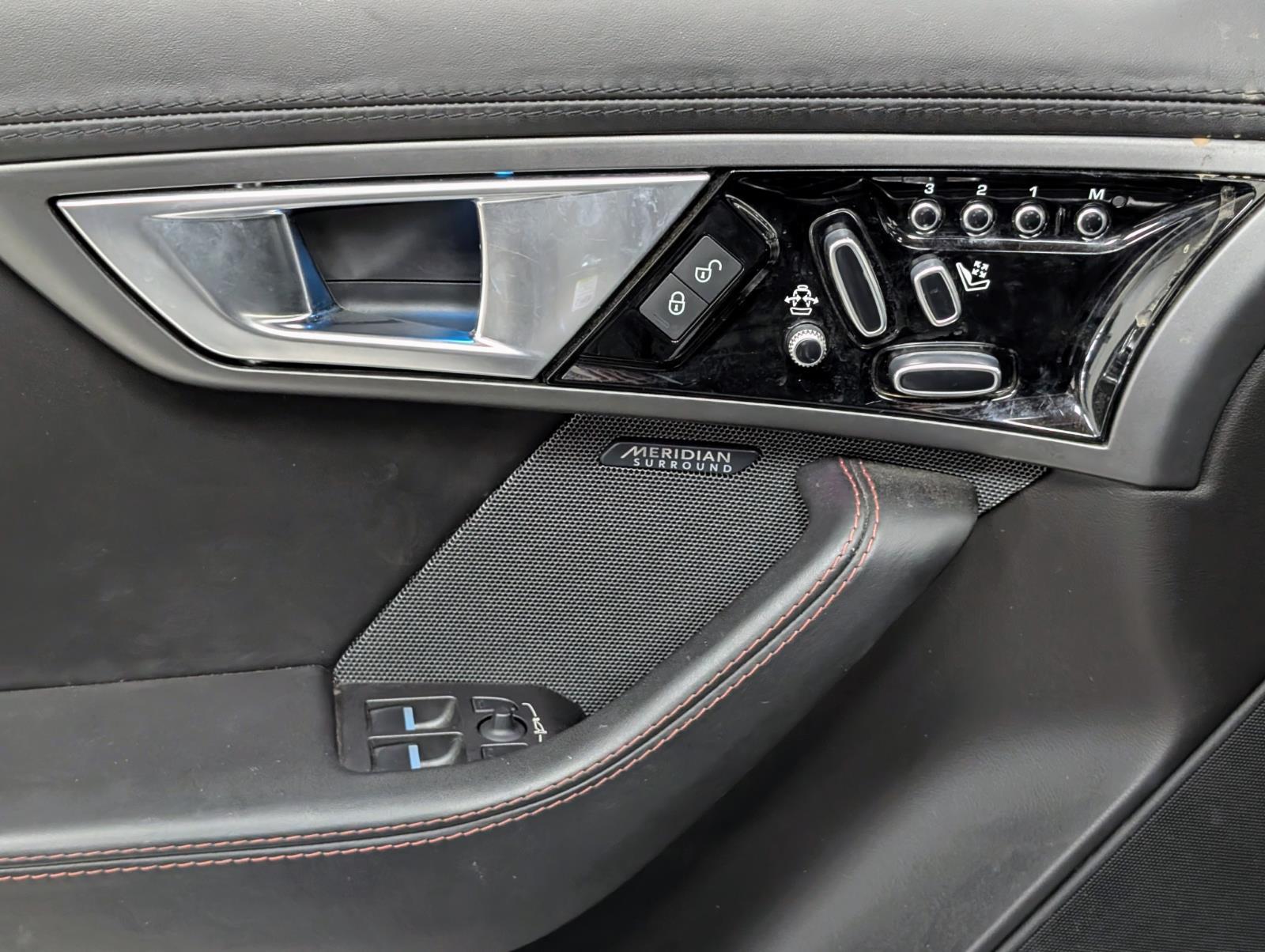 2016 Jaguar F-TYPE S photo 14