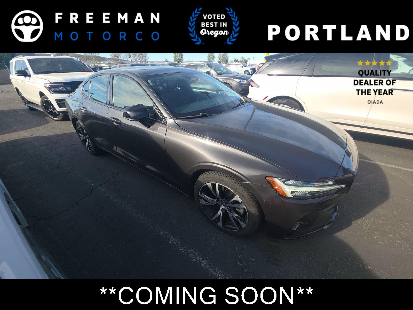 2024 Volvo S60 B5 Core Dark Theme FWD