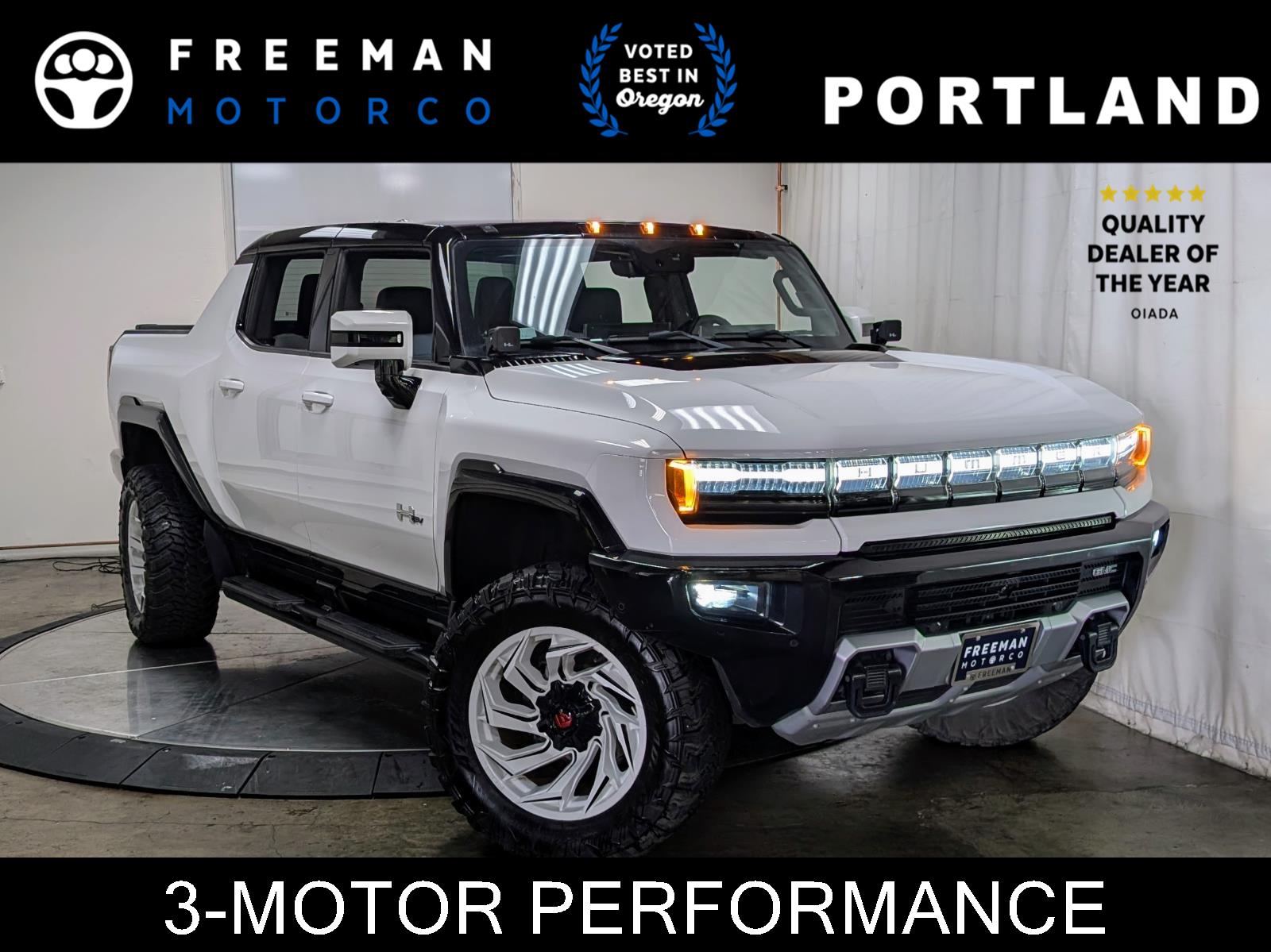Interstellar White 2023 GMC Hummer EV Pickup 3X Crew Cab AWD Pickup Truck All-Wheel Drive Automatic