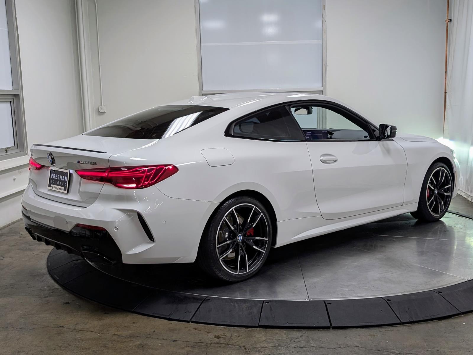 2026 BMW 4 Series M440i - Photo 9