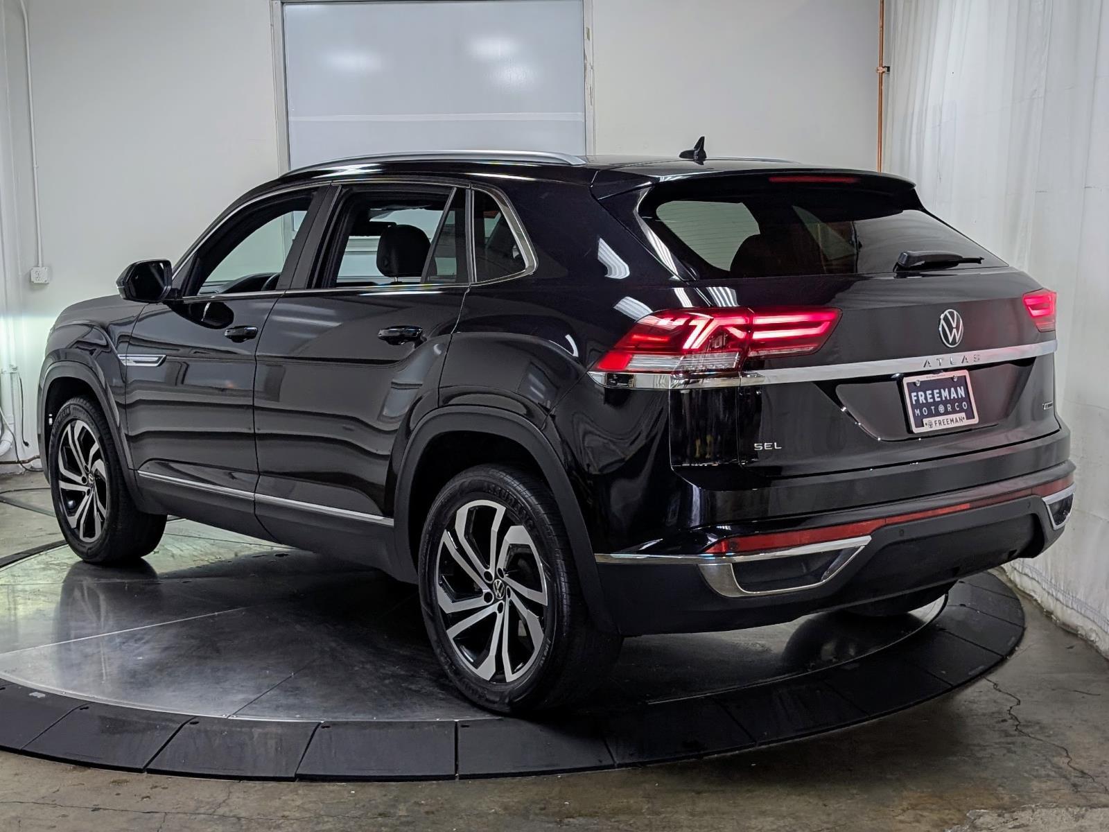 View vehicle photo 7